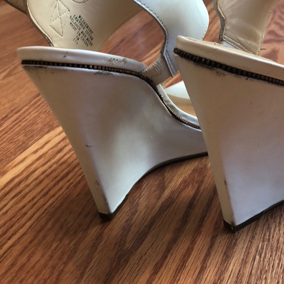 Guess Jazminn Wedge | Size 6.5 | White w/ Zipper - Picture 5 of 8